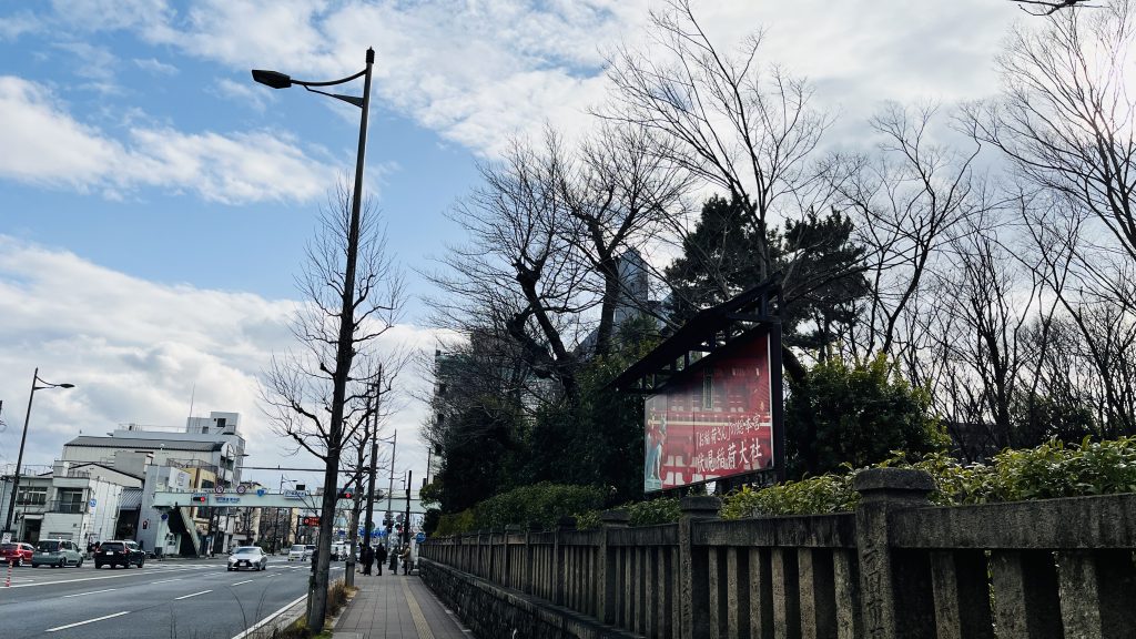 伏見稲荷御旅所の沿道と塀