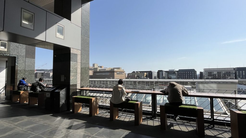 みんなの広場にあるカウンター席