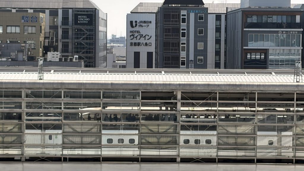 新幹線京都駅のホーム
